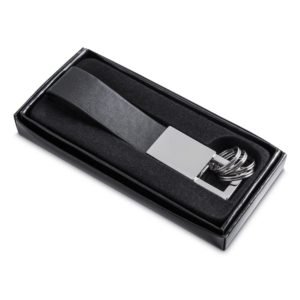 Foto Chaveiro Metal com Alça de Couro CB 6898 Imagem (2) Foto Chaveiro Metal com Alça de Couro CB 6898 Imagem (2)