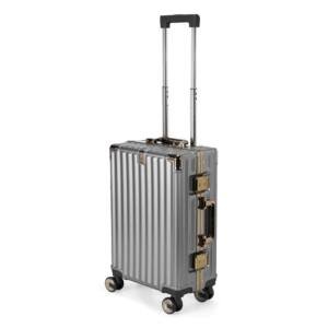 Mala de Viagem 38 Litros CB 6050 | A mala possui duas alças de mãos, puxador retrátil com regulagem de tamanho, suporte porta bolsa, quatro rodinhas 360º e apoios laterais.